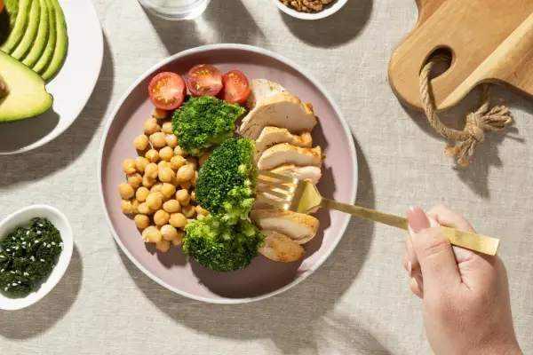 فرق رژیم کتو و لوکرب | کدام برای لاغری بهتر است؟